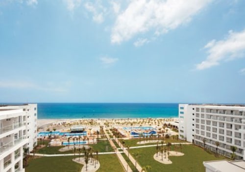 How far is riu playa blanca from airport?