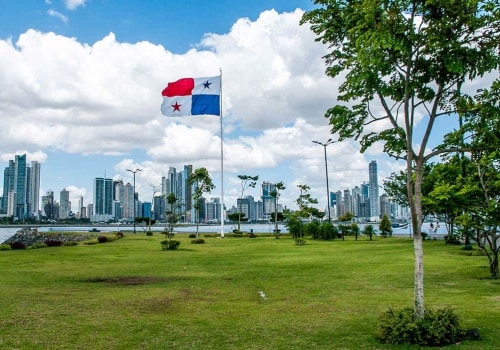 Why is panama a rich country?